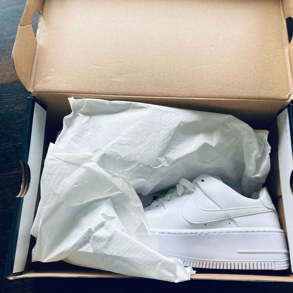 Nike Shoes - Nike Air Force One Sage low